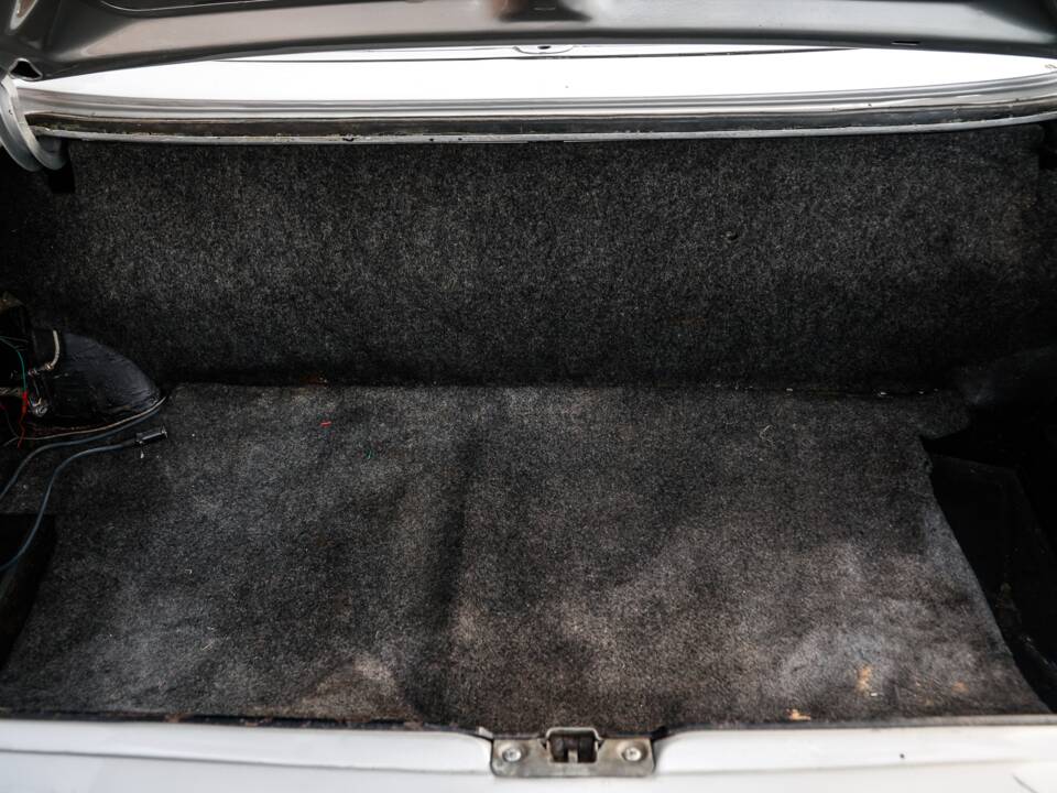 Image 35/40 of Mercedes-Benz 450 SL (1977)