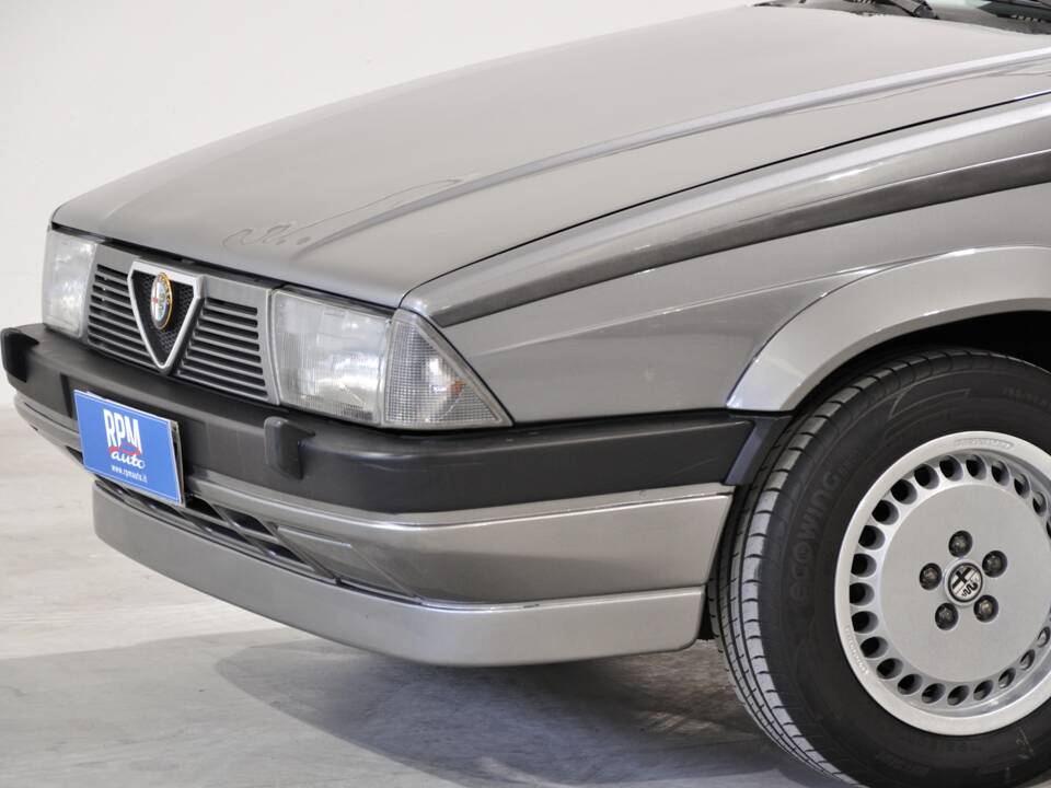 Bild 8/34 von Alfa Romeo 75 2.0 Twin Spark (1988)