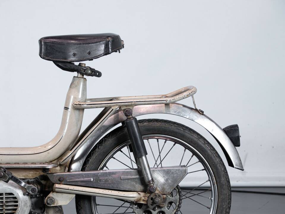 Image 14/50 of Oemmeci DUMMY (1978)