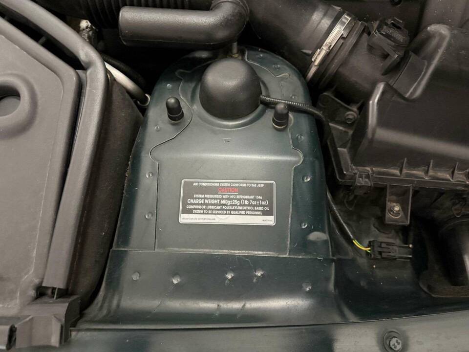 Image 25/26 of Jaguar XKR (2000)