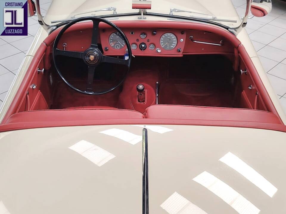 Image 39/74 of Jaguar XK 140 OTS (1956)
