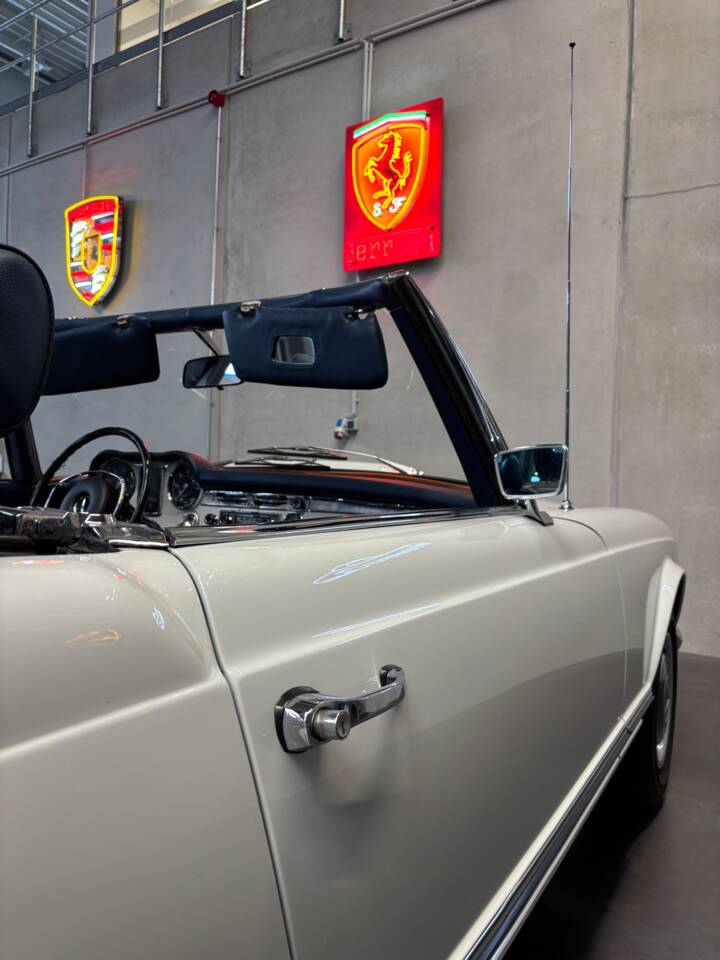 Immagine 17/25 di Mercedes-Benz 280 SL (1968)