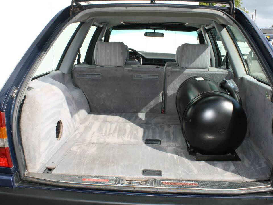 Bild 7/17 von Mercedes-Benz 230 TE (1986)