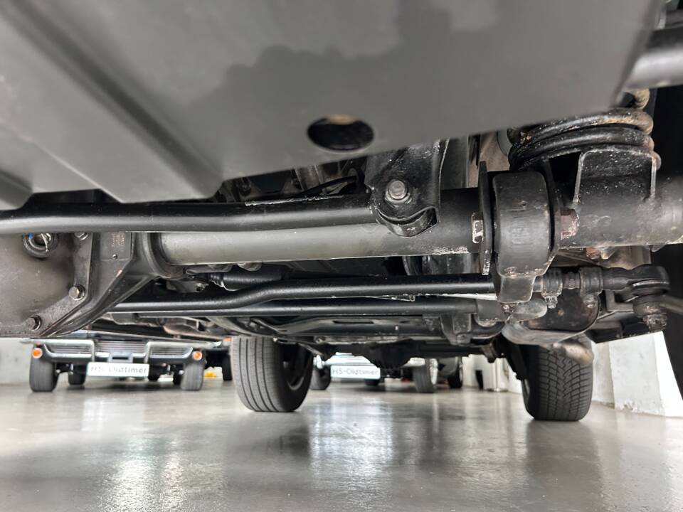 Image 21/28 of Mercedes-Benz G 500 (SWB) (1999)