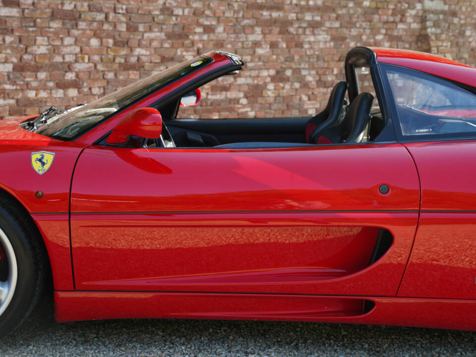Imagen 33/50 de Ferrari F 355 F1 GTS (1998)