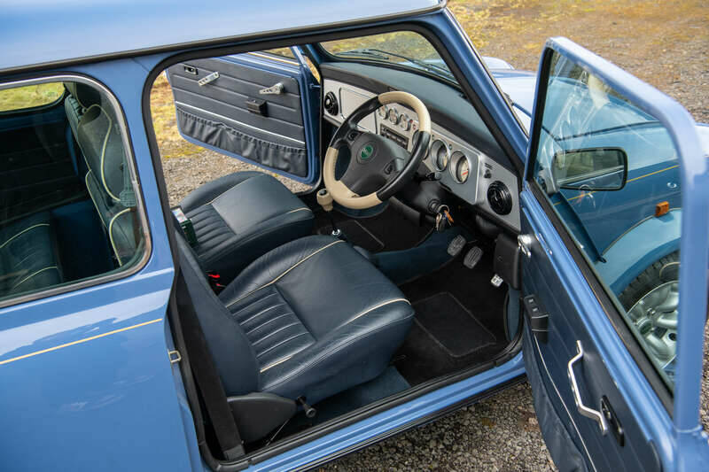 Image 2/12 of Rover Mini Cooper 40 - Limited Edition (1999)