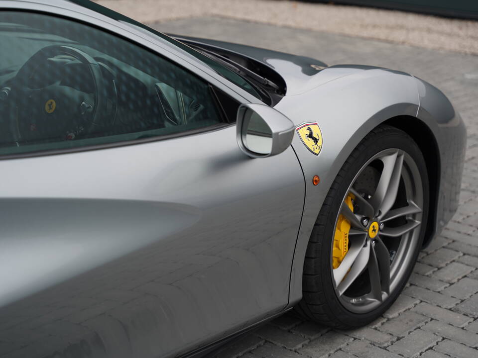 Image 41/50 de Ferrari 488 GTB (2019)