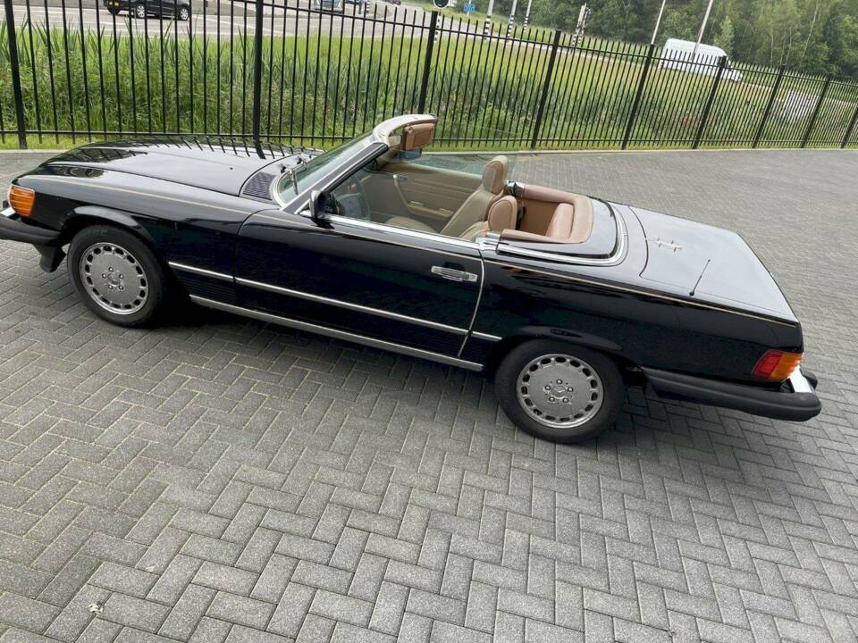 Afbeelding 7/36 van Mercedes-Benz 560 SL (1986)