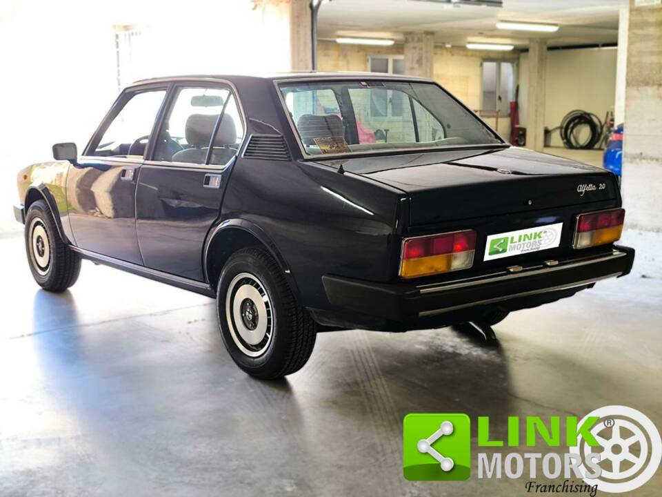 Image 6/10 of Alfa Romeo Alfetta 2.0 L (1980)