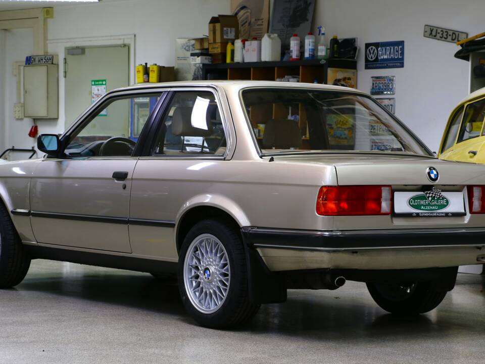 Afbeelding 7/40 van BMW 318i (1987)