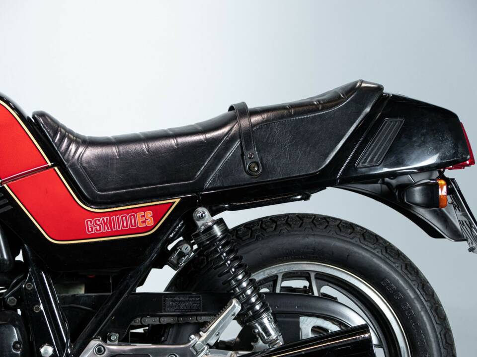 Image 11/50 de Suzuki GSX 1100 ES (1988)