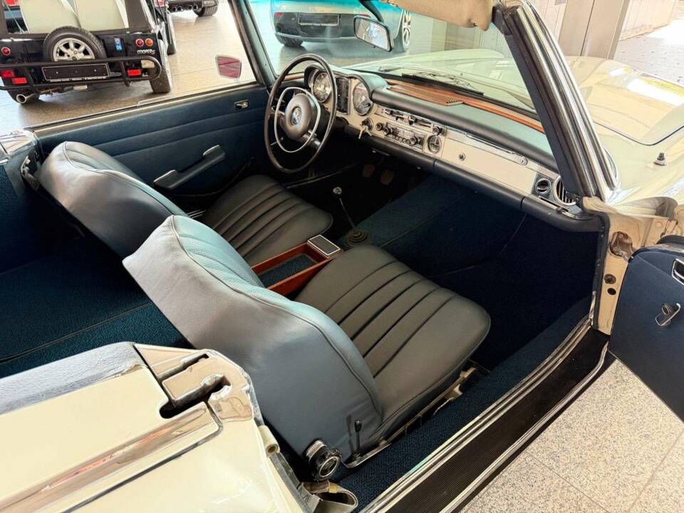 Image 31/42 of Mercedes-Benz 280 SL (1968)