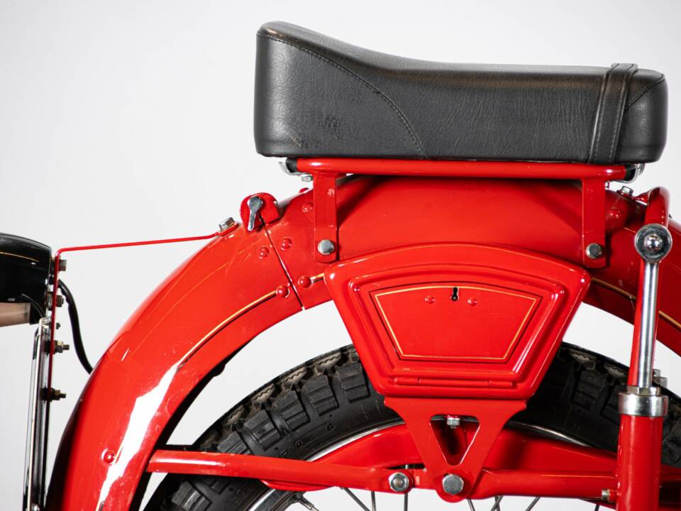 Imagen 11/50 de Moto Guzzi DUMMY (1952)