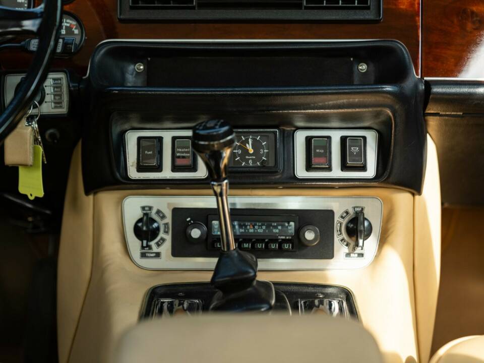 Bild 48/50 von Jaguar XJ 4.2 (1978)