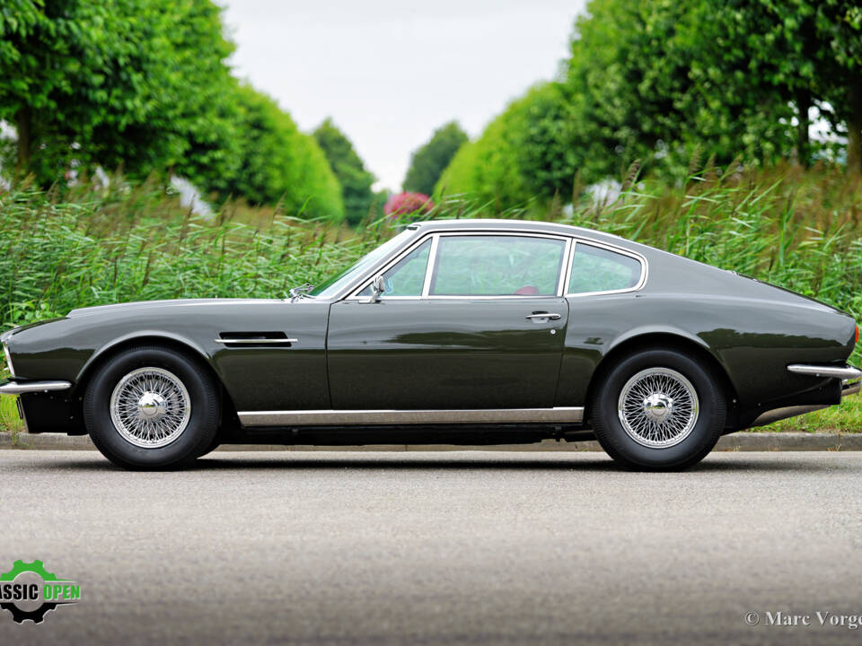 Image 3/50 of Aston Martin DBS (1970)