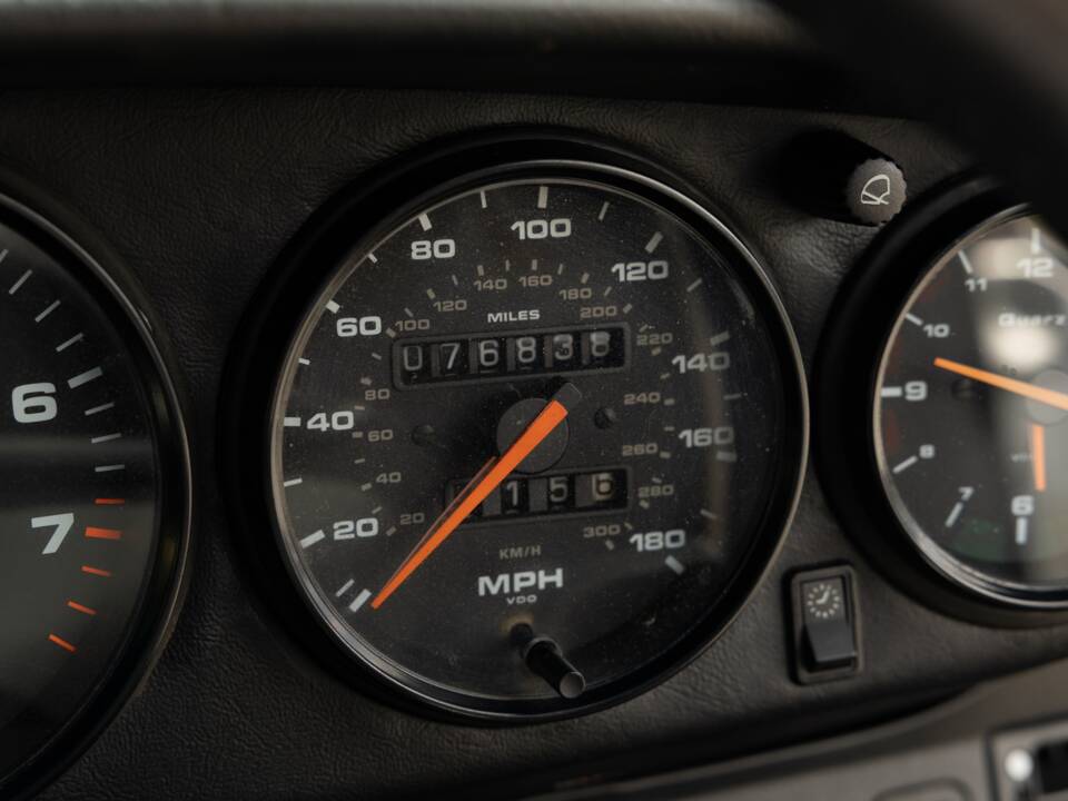 Image 10/46 de Porsche 911 Targa (1997)