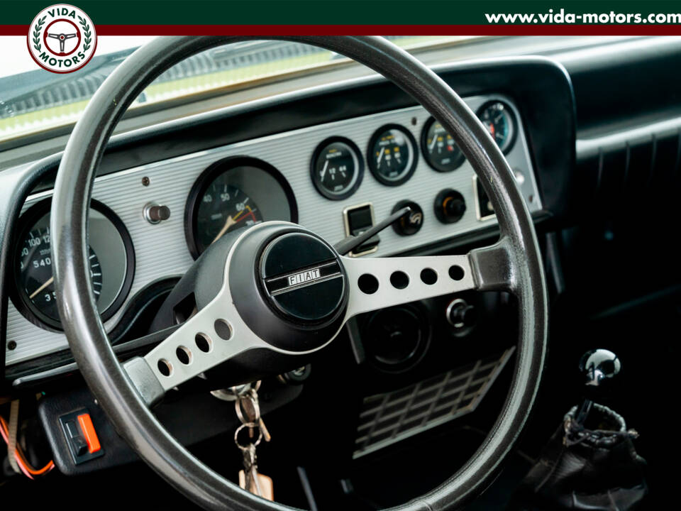 Image 7/17 of FIAT 124 Sport Coupe (1975)