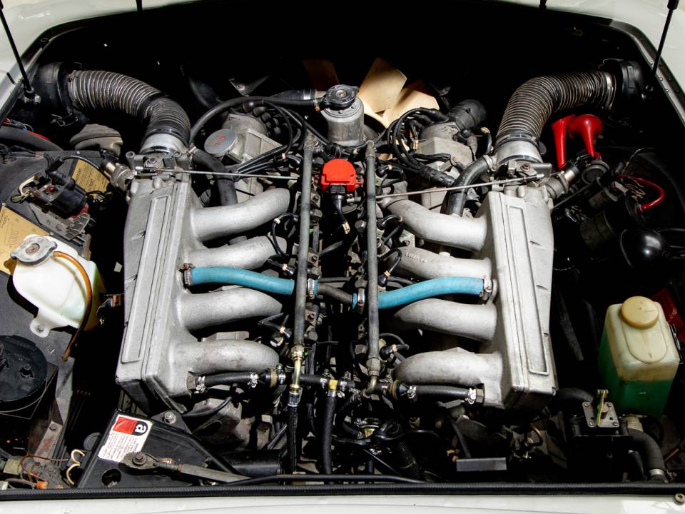Image 25/27 de Aston Martin V8 EFi Volante (1987)