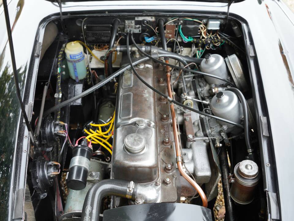 Image 4/7 de Austin-Healey 3000 Mk III (BJ8) (1967)