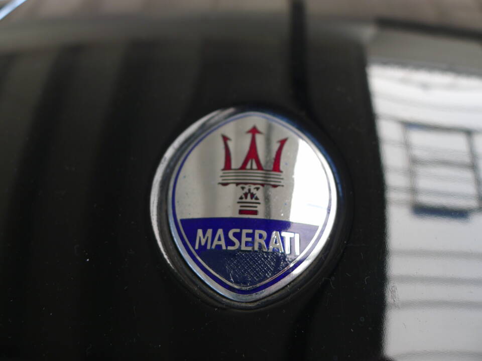 Image 17/38 of Maserati Indy 4700 (1970)