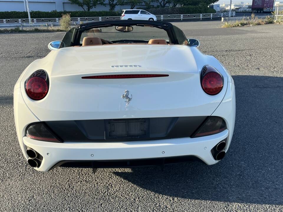 Imagen 5/36 de Ferrari California (2010)