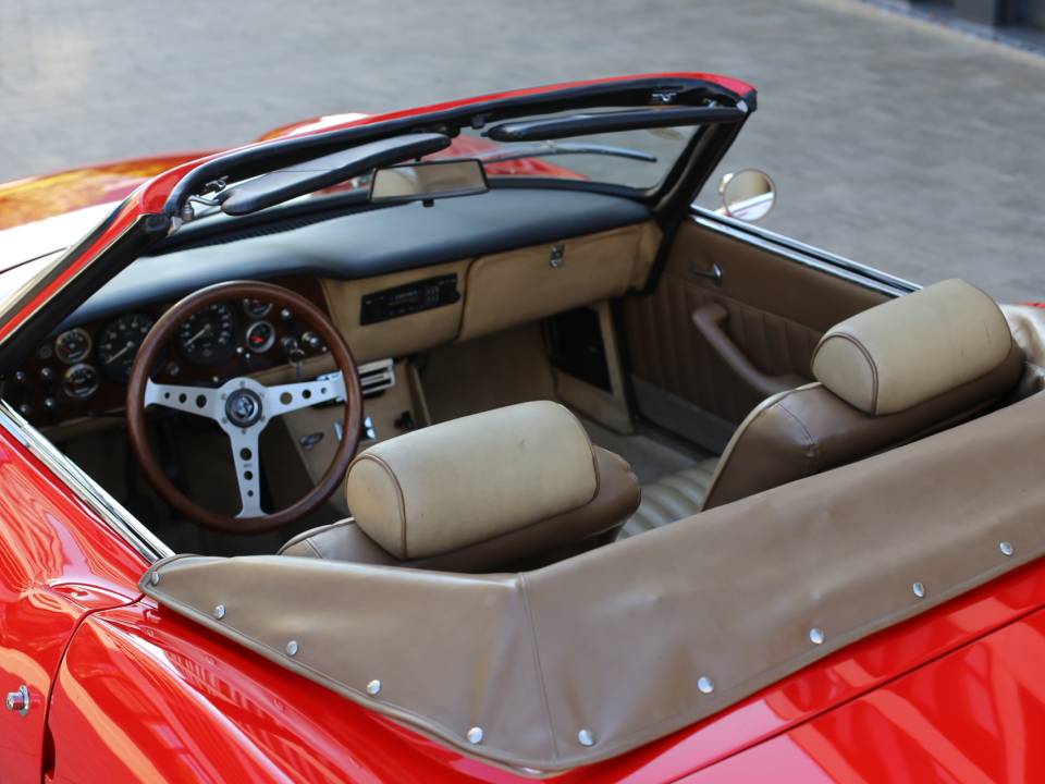 Image 43/58 of Intermeccanica Italia (1968)
