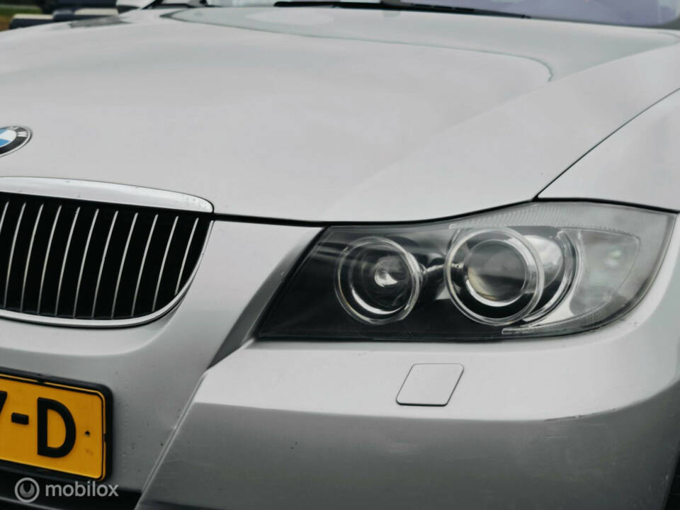 Image 5/32 of BMW 330xi Touring (2005)