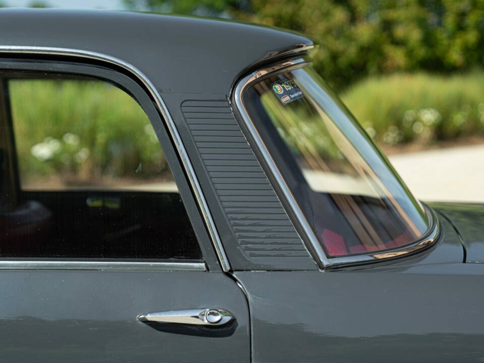 Image 12/49 of FIAT 1100 R (1966)