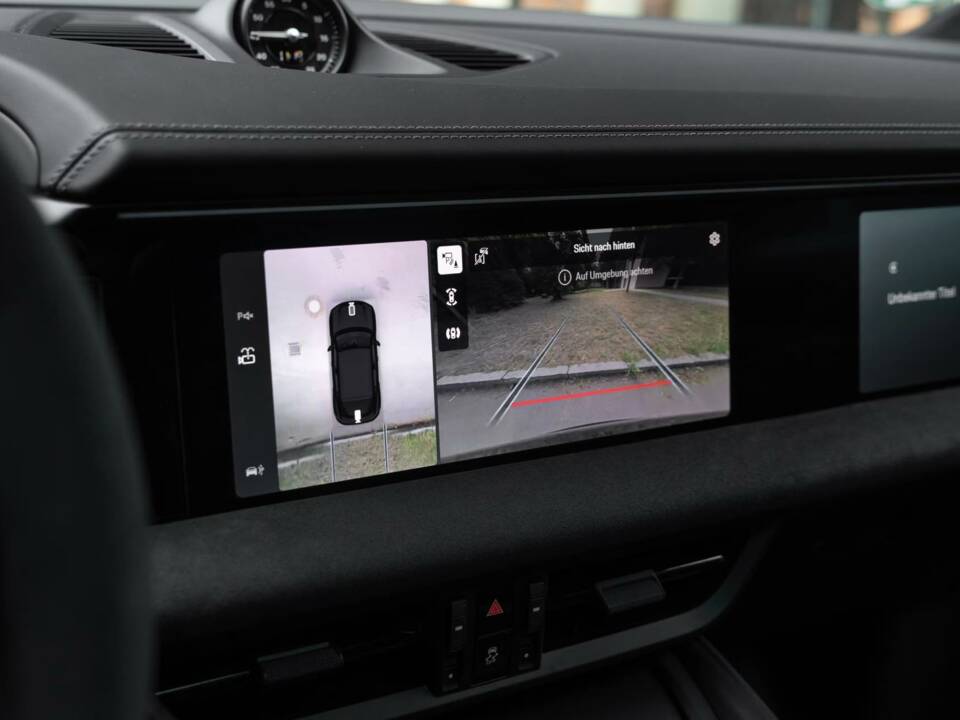 Image 7/13 of Porsche Macan GTS (2026)