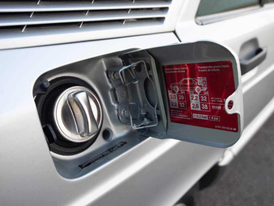 Bild 28/29 von Mercedes-Benz 190 E 2.0 (1992)