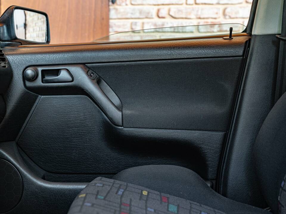 Immagine 24/45 di Volkswagen Golf IV 1.6 (1997)