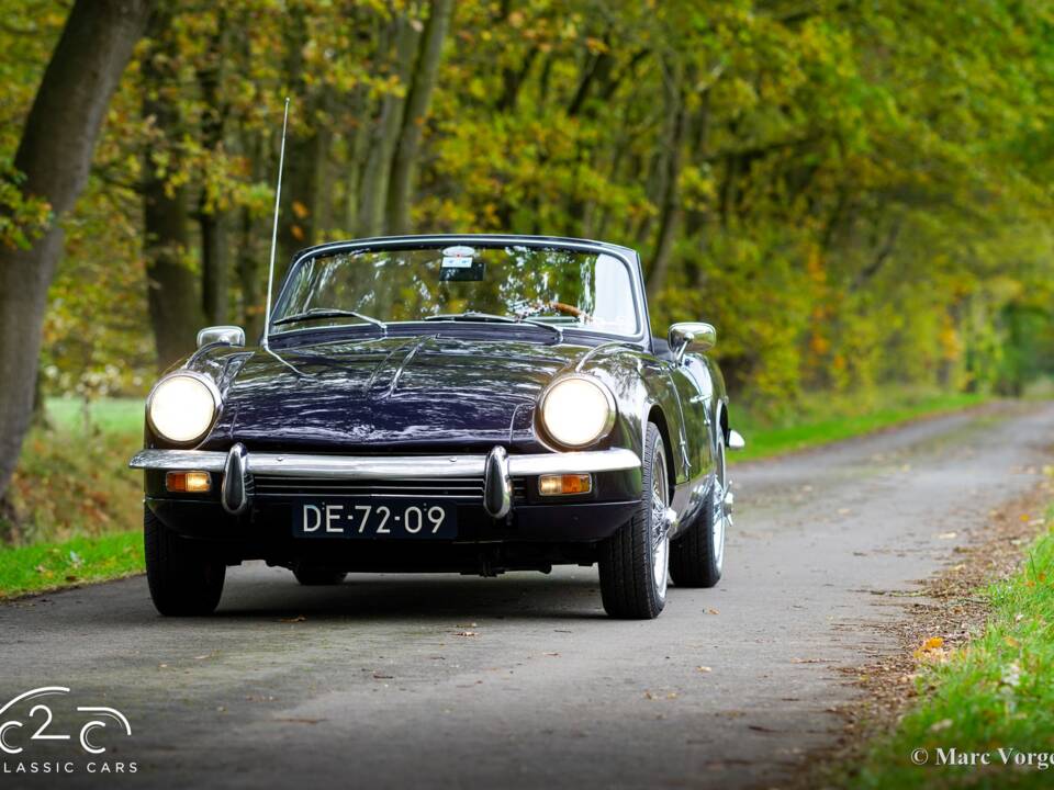 Image 21/60 of Triumph Spitfire Mk III (1970)