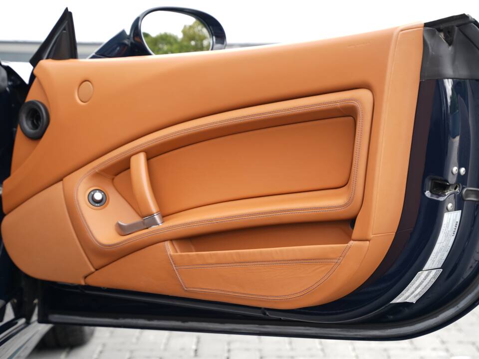 Image 14/50 de Ferrari California (2012)
