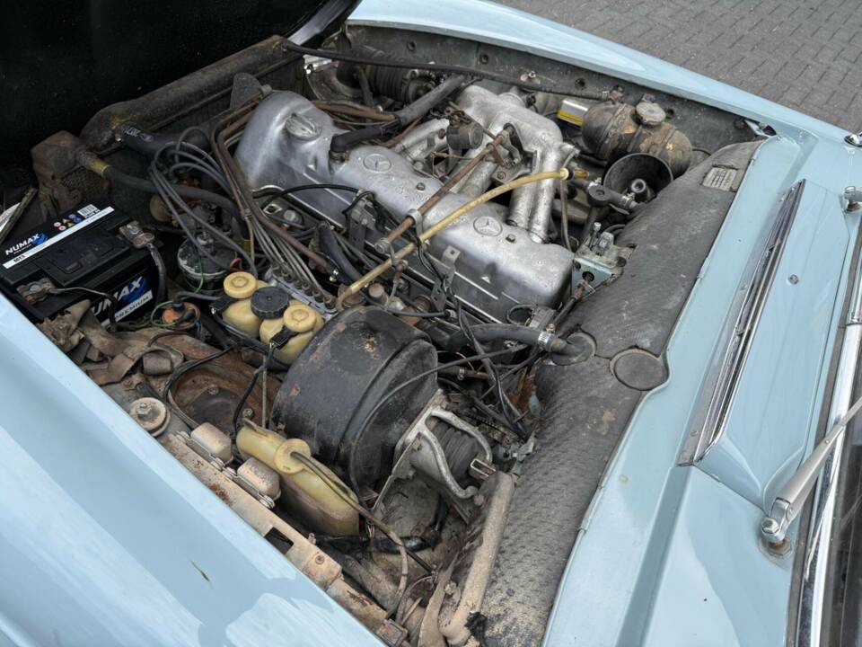 Image 37/43 de Mercedes-Benz 280 SL (1969)
