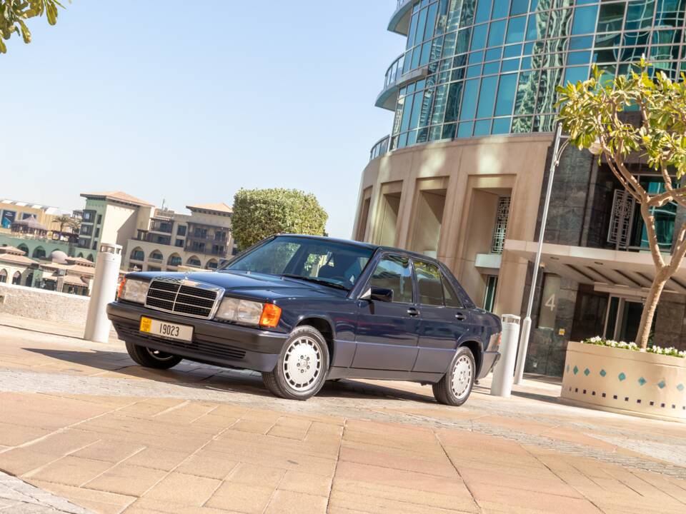 Bild 2/69 von Mercedes-Benz 190 E (1988)