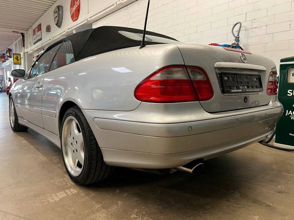 Imagen 13/20 de Mercedes-Benz CLK 230 Kompressor (2001)