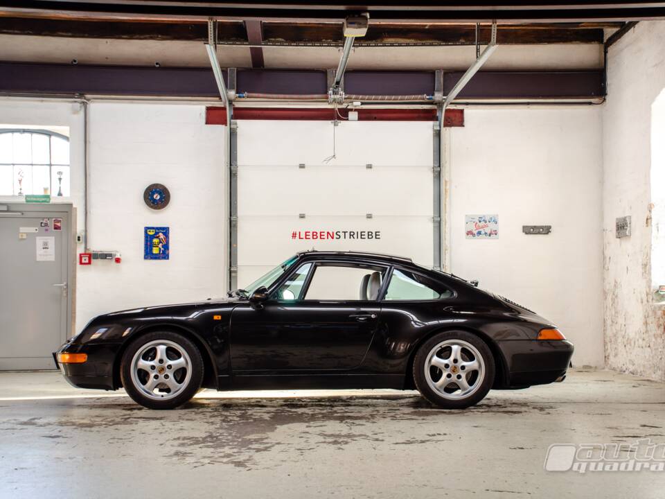 Image 1/23 of Porsche 911 Carrera (1995)