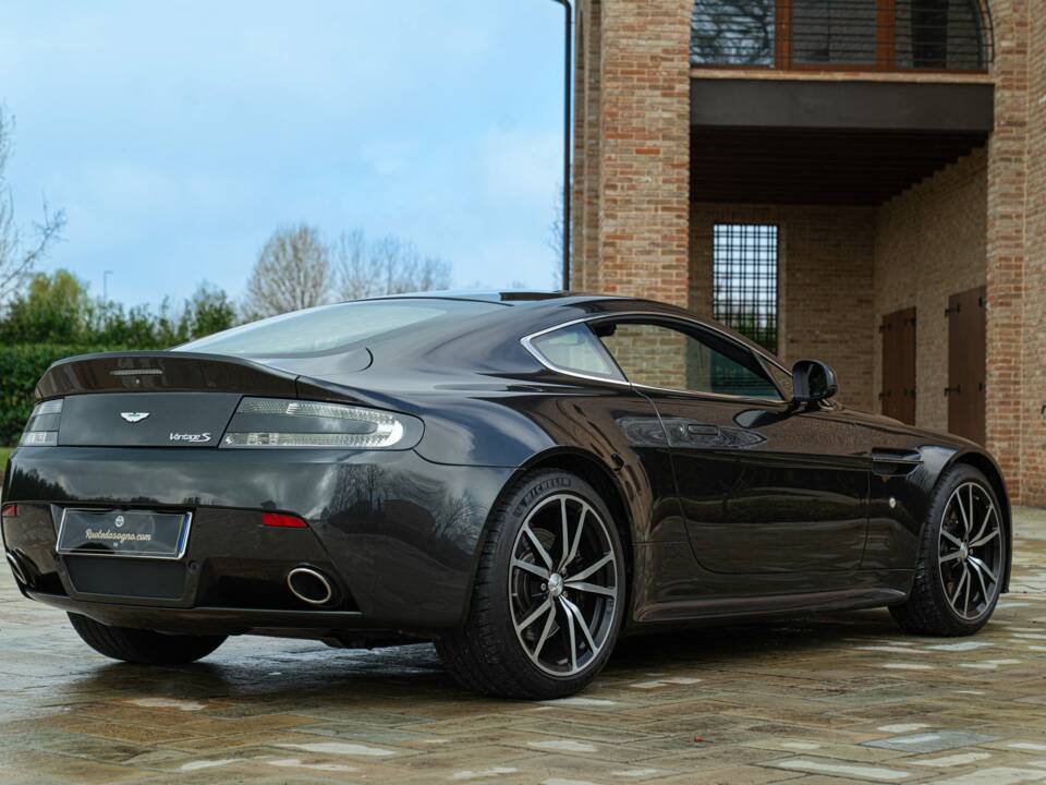 Afbeelding 7/50 van Aston Martin V8 Vantage S (2013)