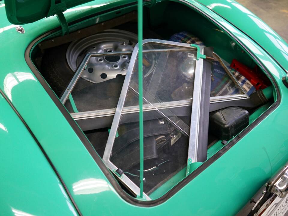 Image 32/39 de MG MGA 1500 (1958)