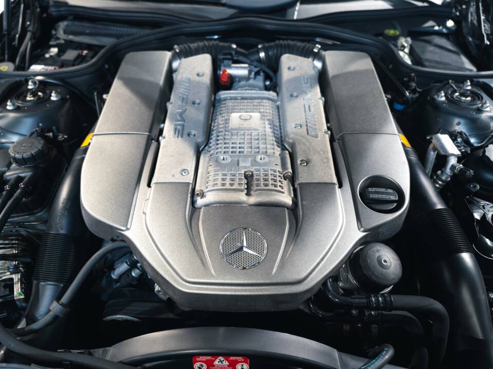 Image 20/31 of Mercedes-Benz SL 55 AMG (2003)
