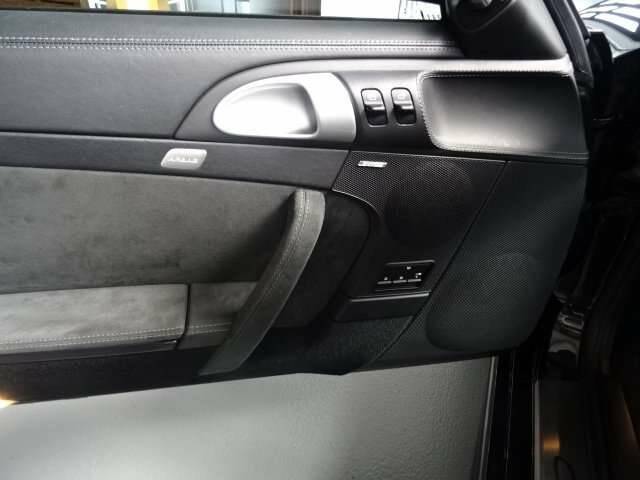 Image 24/26 of Porsche 911 Carrera 4 GTS (2011)