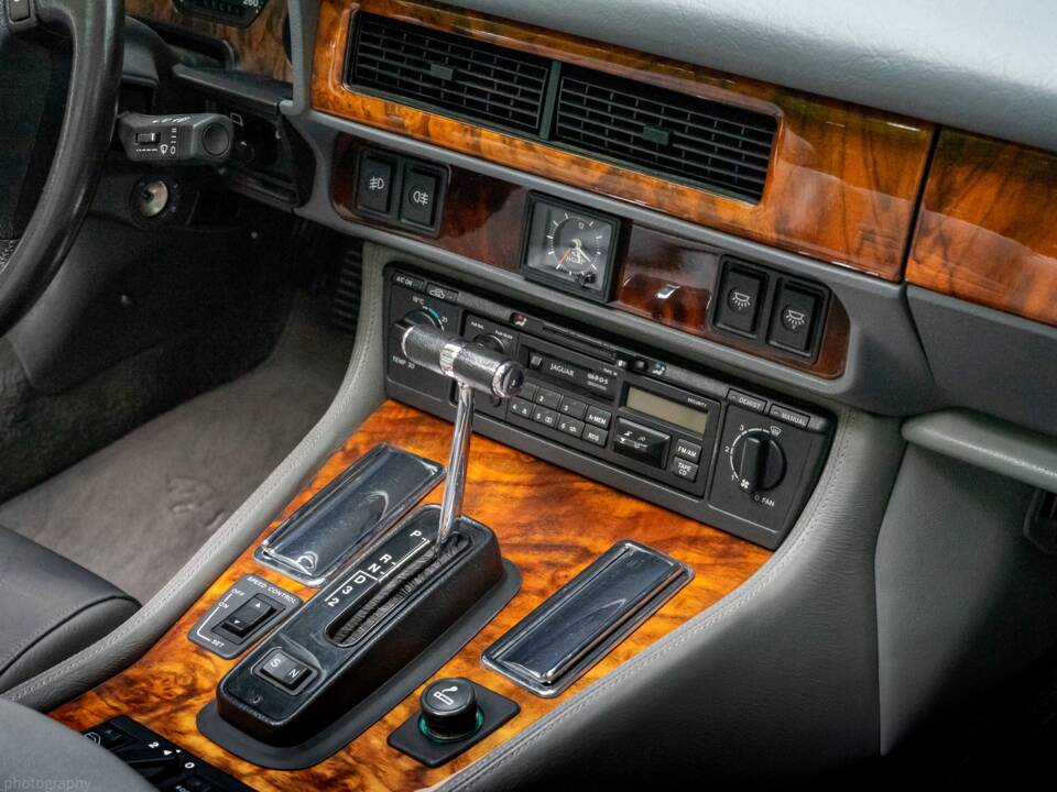 Image 26/29 de Jaguar XJS 6.0 (1994)