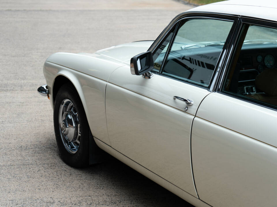 Immagine 40/50 di Daimler Sovereign 4.2 (1978)