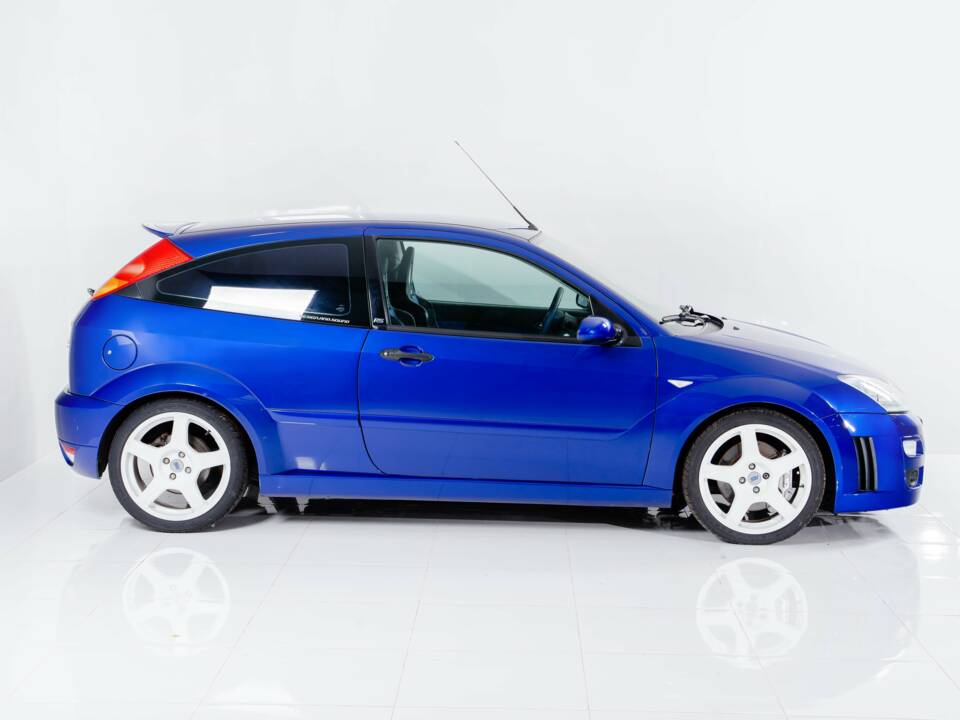 Image 2/11 of Ford Focus RS (2003)