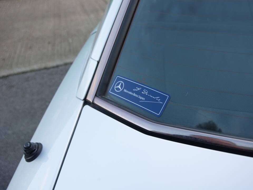 Bild 27/29 von Mercedes-Benz 190 E 2.0 (1992)