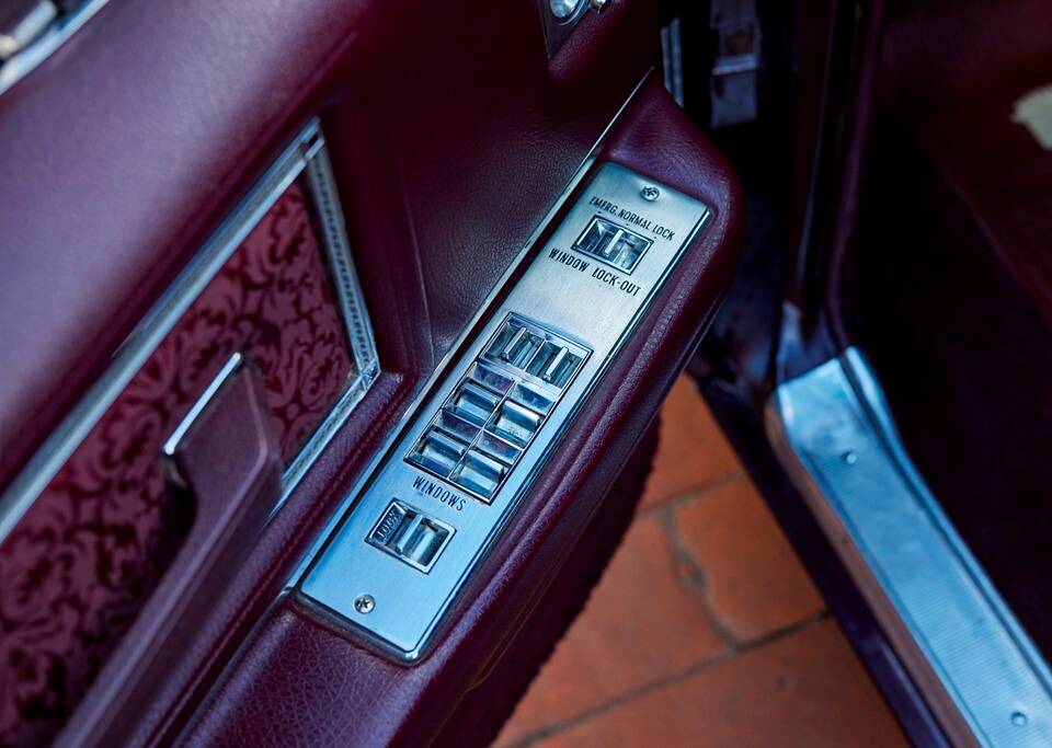 Bild 125/200 von Cadillac Coupe DeVille (1968)