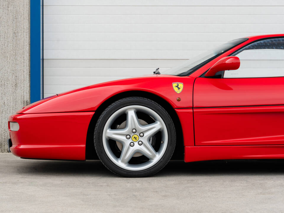 Imagen 13/89 de Ferrari F 355 Berlinetta (1996)