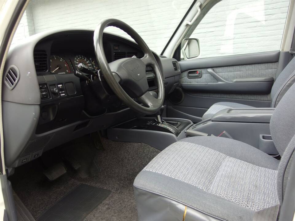Bild 43/97 von Toyota Land Cruiser FJ80 (1992)