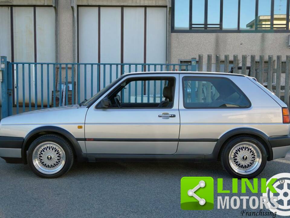 Immagine 4/10 di Volkswagen Golf Mk II GTi 16V 1.8 (1990)