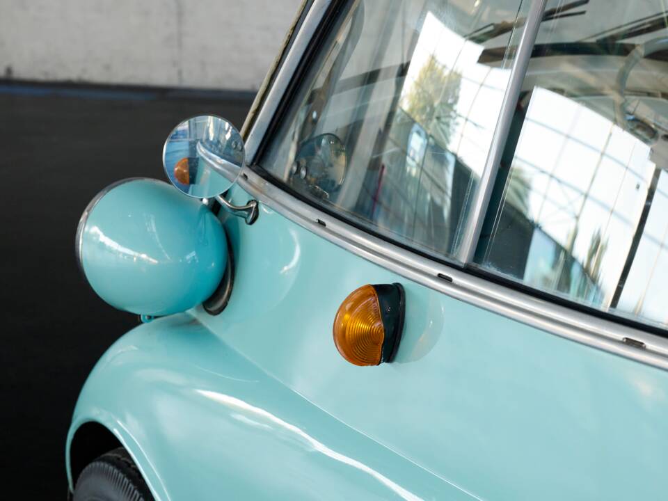 Image 13/29 of BMW Isetta 300 (1962)